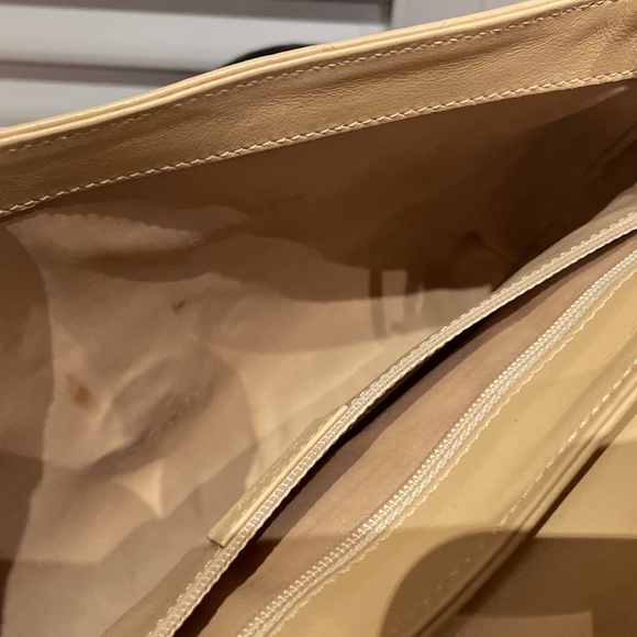 Gucci Shoulder Bag - Picture 7 of 9